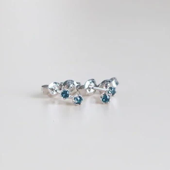 Ihletett kivitelezés új ezüst hat-karom intarziás ég kék mini kristály fülbevaló fény luxus varázsa női ékszerek
